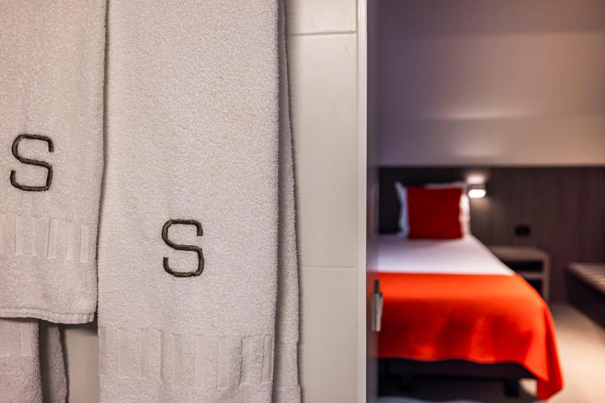 Square Hotel คอร์ตไรก์ ภายนอก รูปภาพ