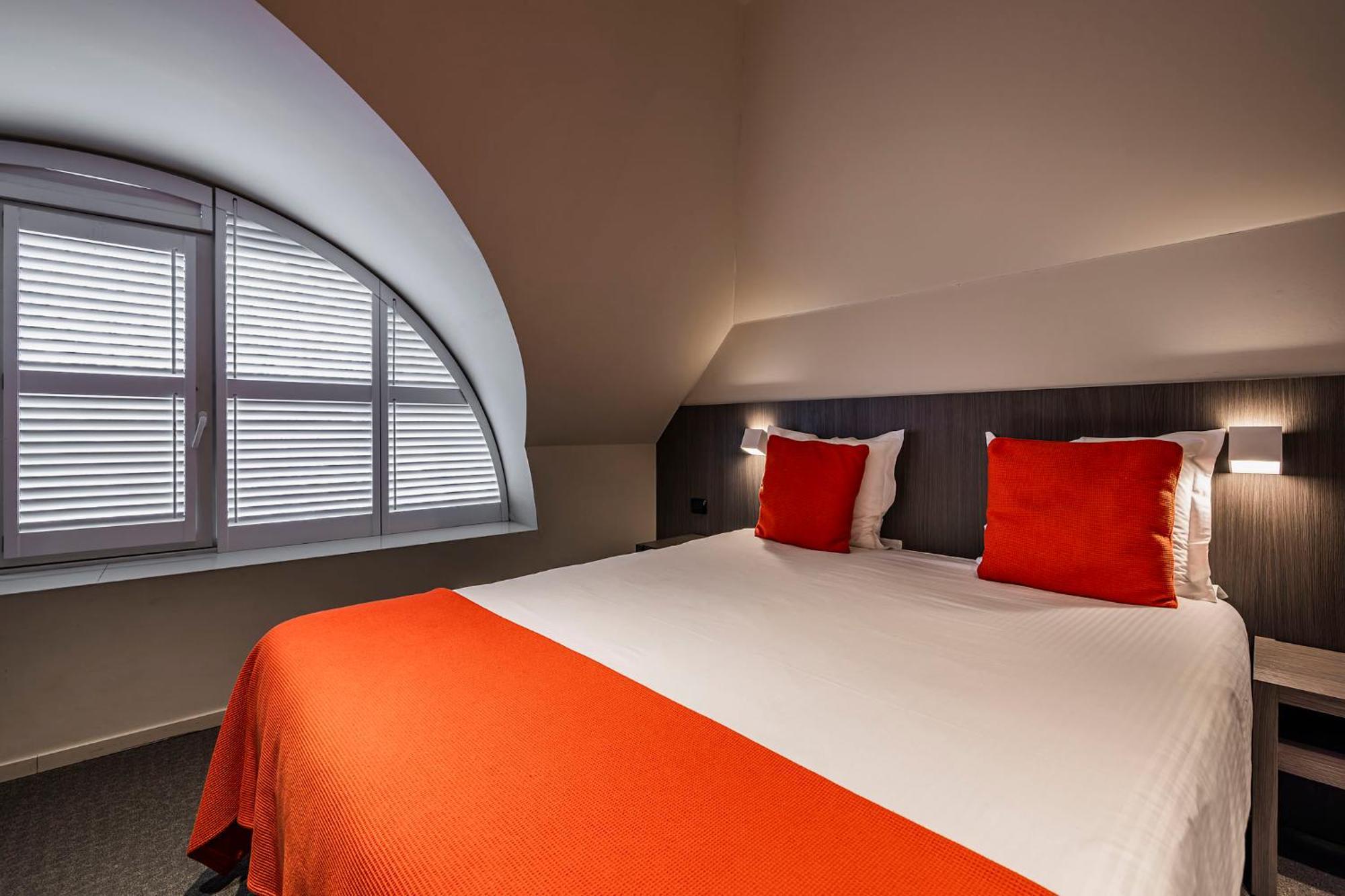 Square Hotel คอร์ตไรก์ ภายนอก รูปภาพ